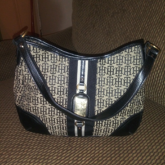 Tommy Hilfiger purse - Picture 1 of 4